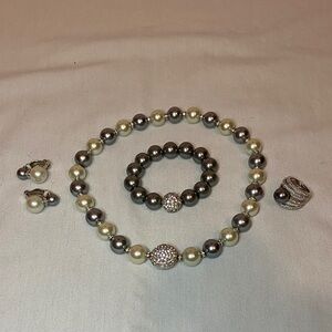Pearl, Gray and Silver Necklace Set